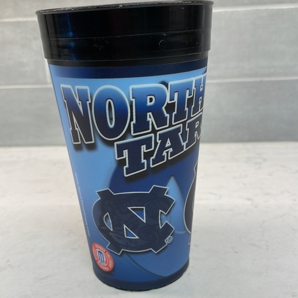 CAROLINA TARHEELS HOLOGRAM CUP - Picture 2 of 5
